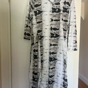 Habitat Black and White Raglan Sleeve Dress